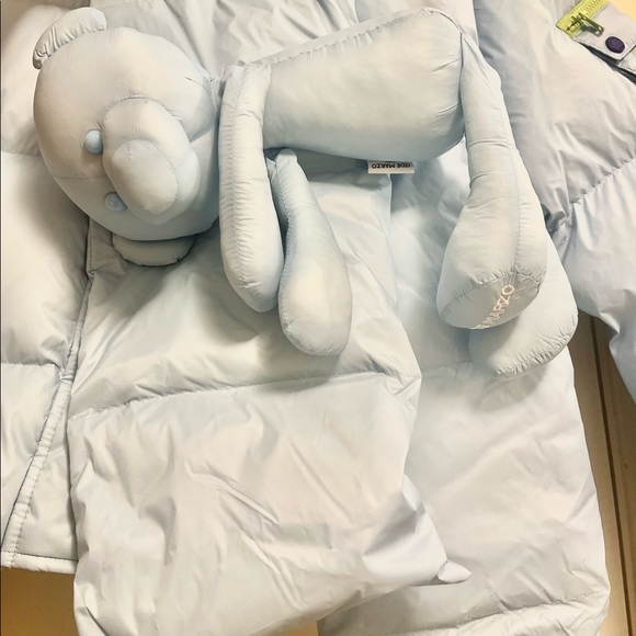 jacket & bear puffy scarf. 13 de Marzo Paris Brand fashion and styling outfits - Picture 3 of 7